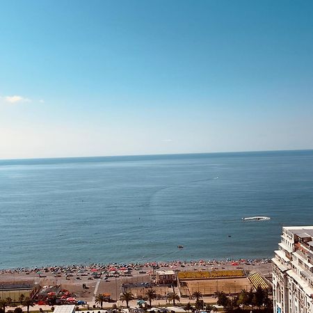 Apartment By The Sea Batumi Exterior photo